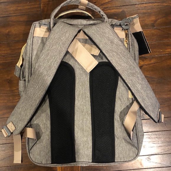 AIFI Expanding Nursing Diaper Bag - Picture 6 of 6